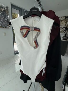 ARIA White Sleeveless Embellished Bow Top bodysuit